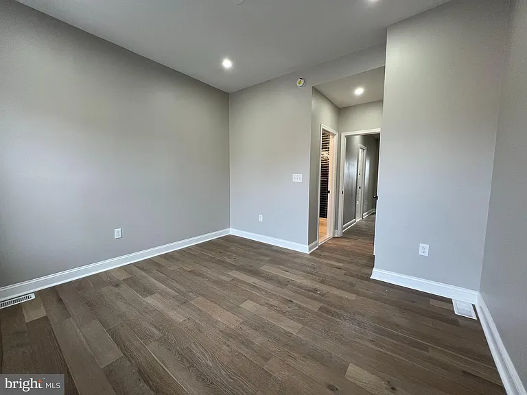717 N Collington Ave — Photo 33