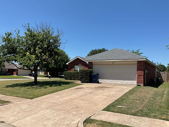 2nd image of 1001 Stockton Dr