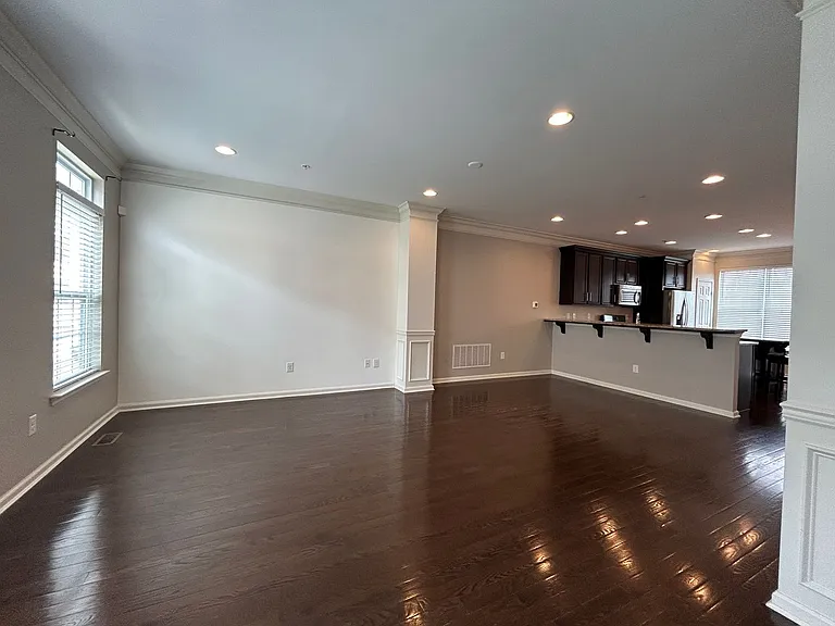 1379 Parish Ave — Photo 14
