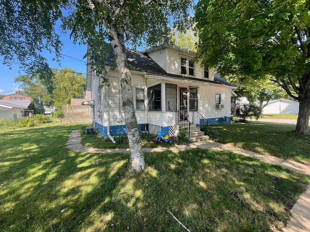 Building Photo - 528 13th Ave
