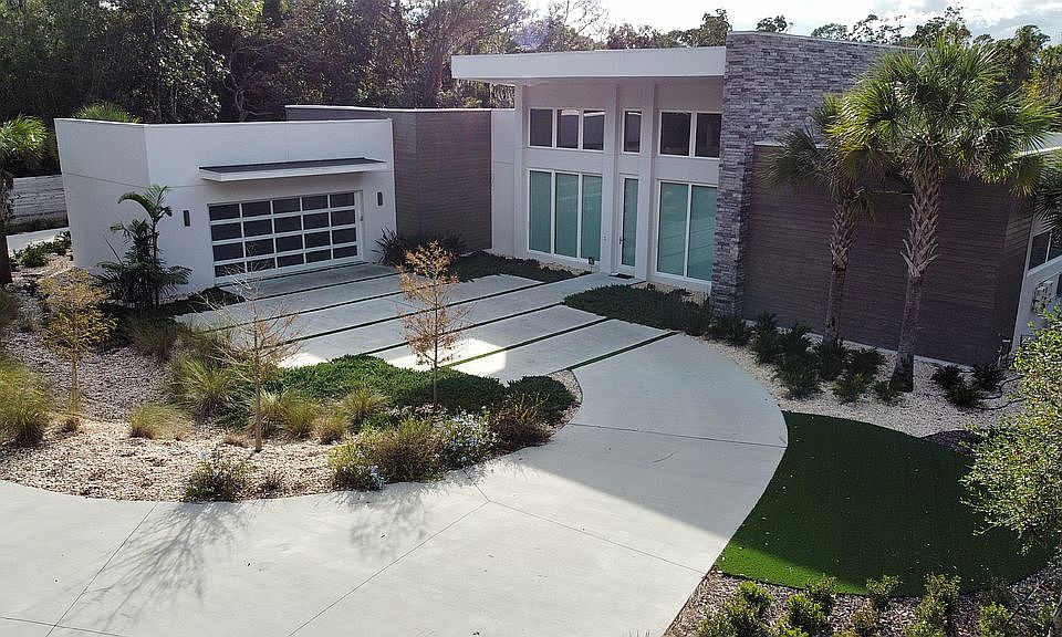 1st image of 300 Hunt Club Ct