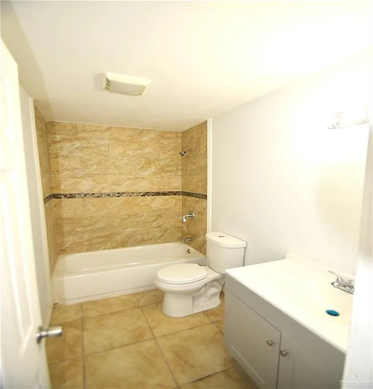 3 bed, 2.0 bath, 1492 sqft, $1,300 — Photo 3