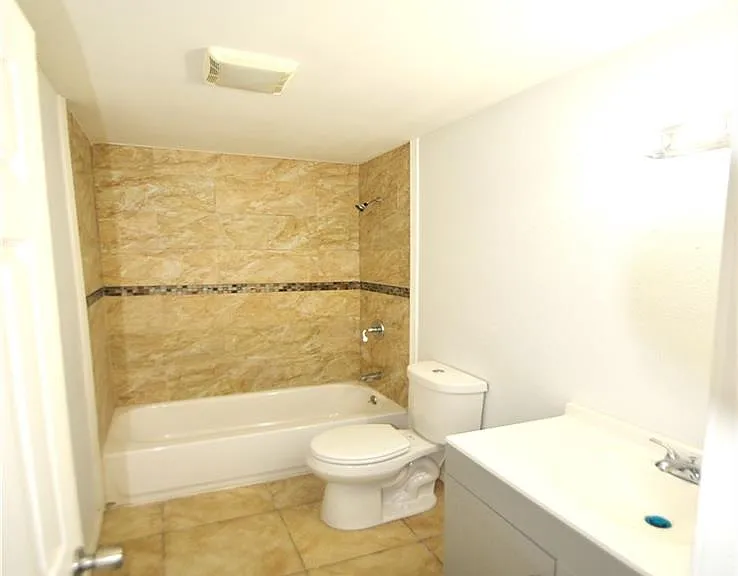 2513 Walker Rd — Photo 3