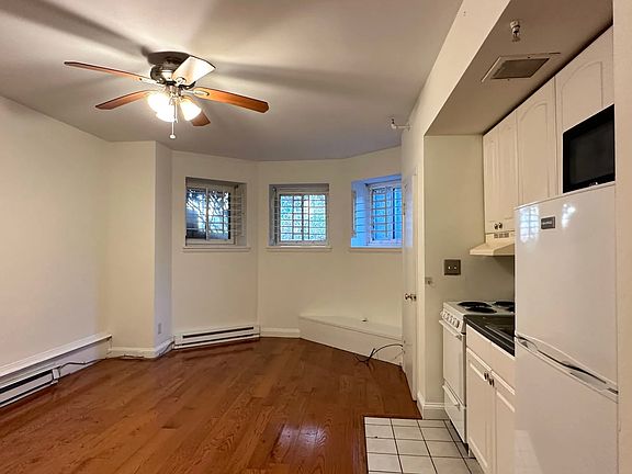 5th image of 528 Beacon St #1B