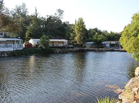 3rd image of 1870 Sunset Dr