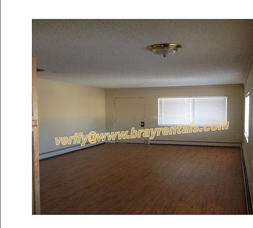 1321 Kennedy #1 entry-livingroom watermarked