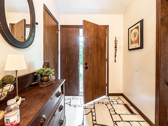 5th image of 3032 E Covington Street