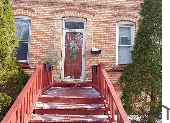 3 bed, 1000 sqft, $1,500 — Photo 1