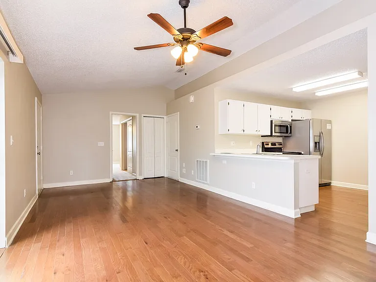 4328 Venice Dr — Photo 5