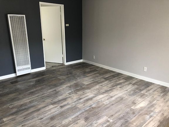 3rd image of 23611 Arlington Ave #B