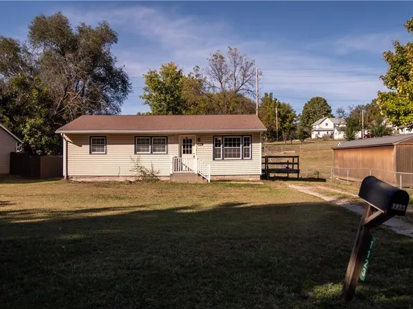 1123 Mound St, Atchison, KS 66002