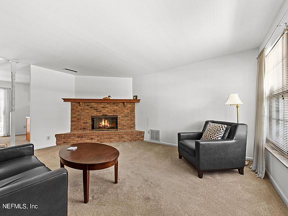 3rd image of 7481 GREENWAY Drive