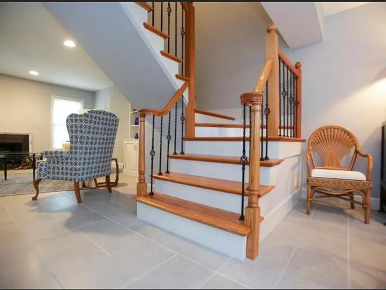 10443 Ghentwood Row — Photo 5