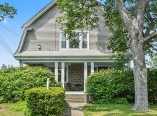 49 Arnold St FLOOR 3, Riverside, RI 02915