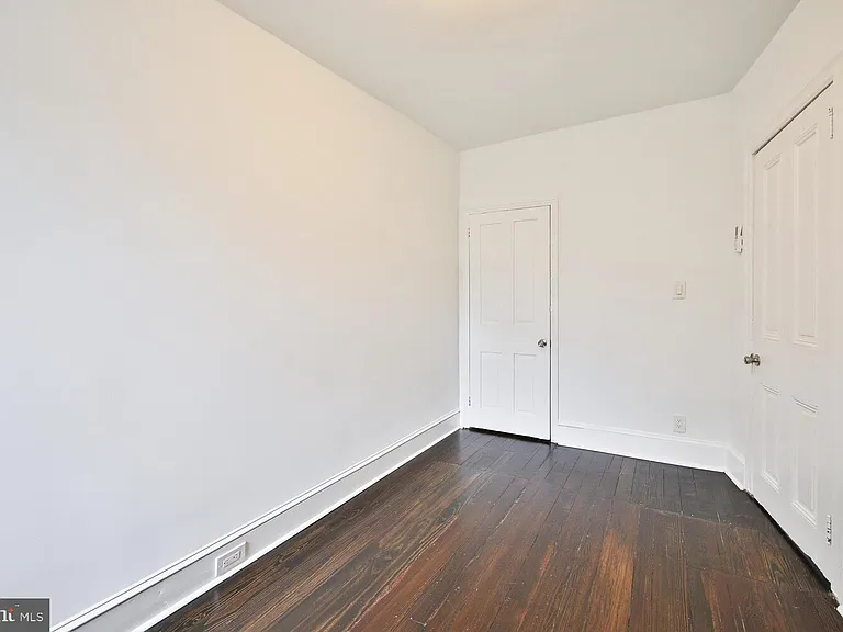 1308 E Oxford St — Photo 17