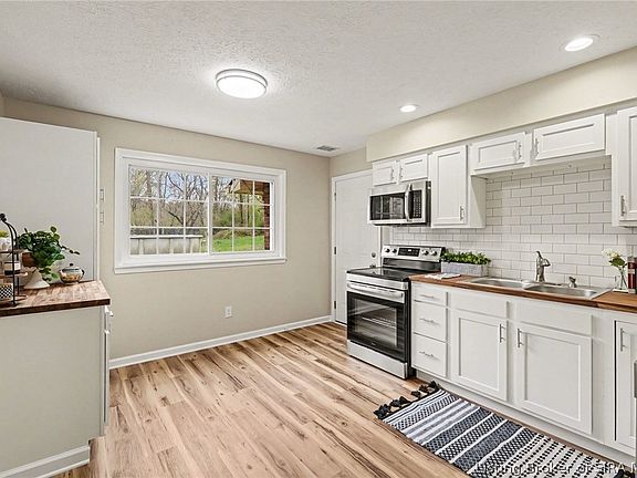3rd image of 9039 Richland Drive