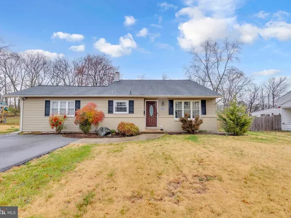 490 Rita Dr, Odenton, MD 21113