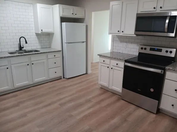 422 Rhode Island St SE, Albuquerque, NM 87108