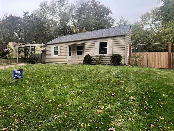 3rd image of 1004 NE 43rd St