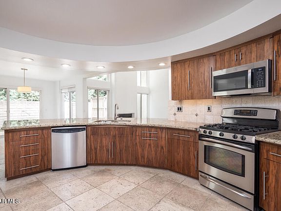 3rd image of 849 Shadow Lake Dr