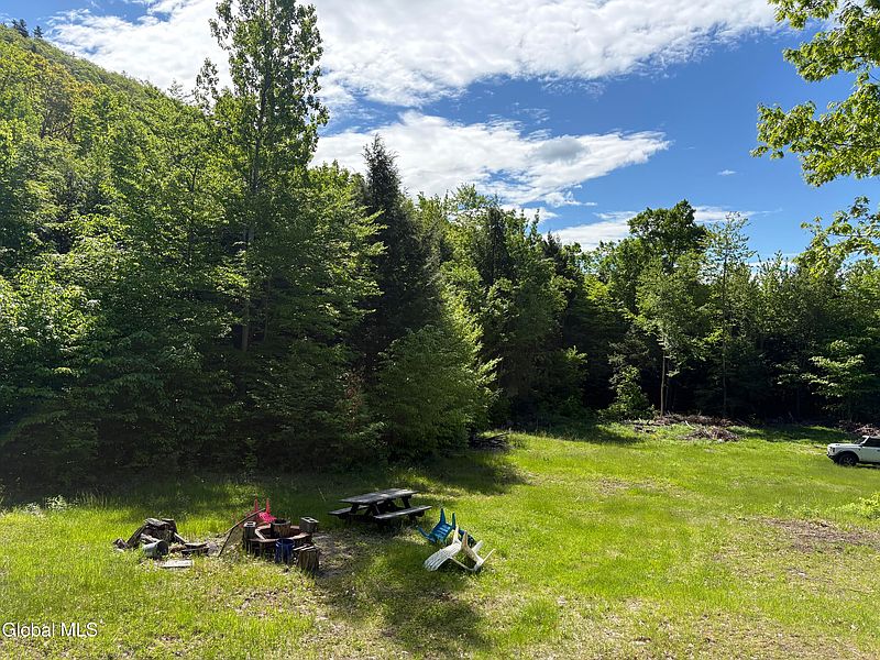 4th image of 158 Cheney Road