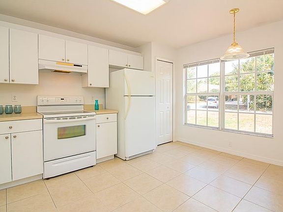 5th image of 2719 Grafton St