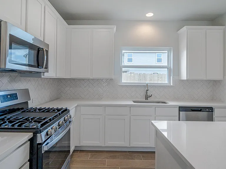 917 Falkland Trce — Photo 19