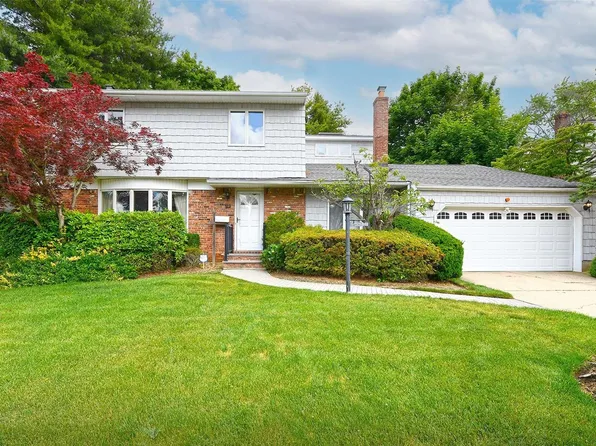 19 Motor Lane, Old Bethpage, NY 11804