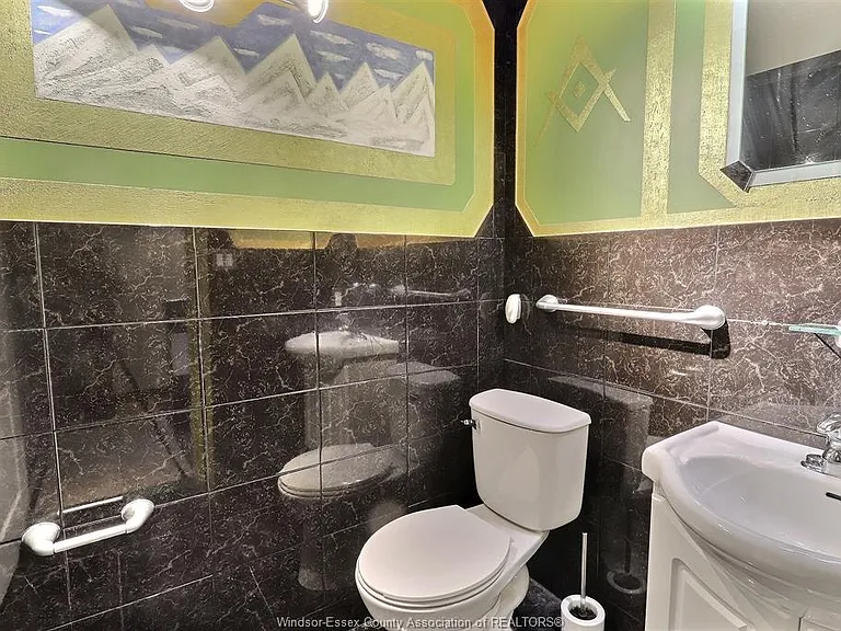401 Parent Ave #11 — Photo 9