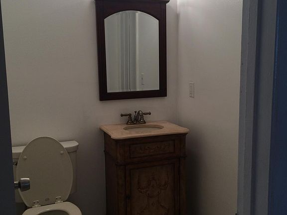 3rd image of 214 SE 1st Ave #1