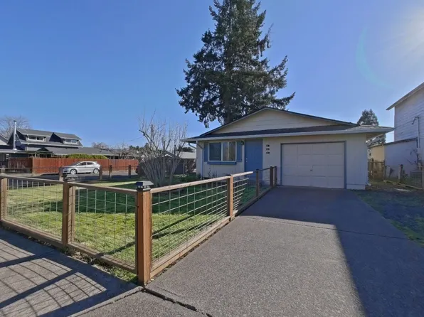 390 Cedar St, Junction City, OR 97448