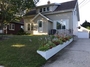 1519 Philippen St, Manitowoc, WI 54220