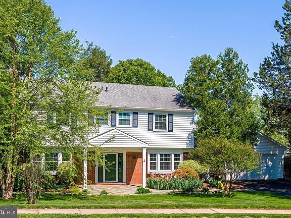 2nd image of 13120 Pavilion Ln