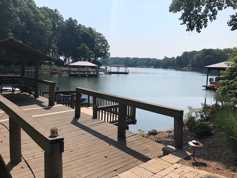 8010 Lakeview Dr — Photo 25