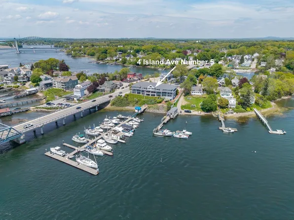 4 Island Avenue #5, Kittery, ME 03904