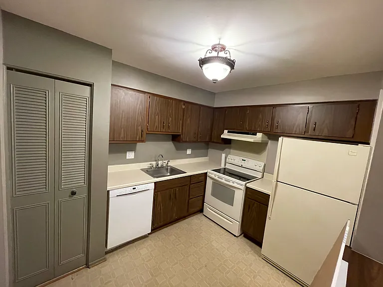 7515 Woodview St #1 — Photo 12