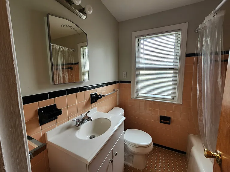 921 Vernier Rd #1 — Photo 17