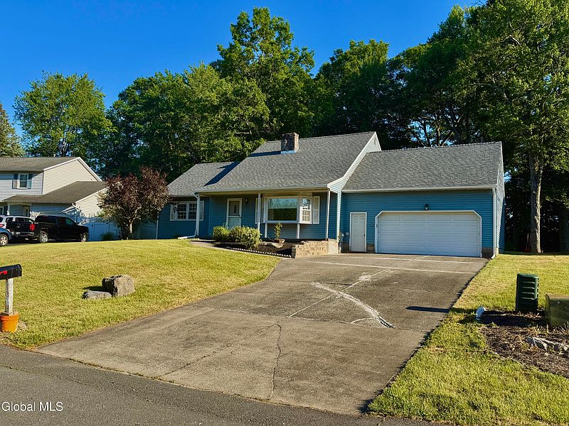 2nd image of 31 Laura Drive