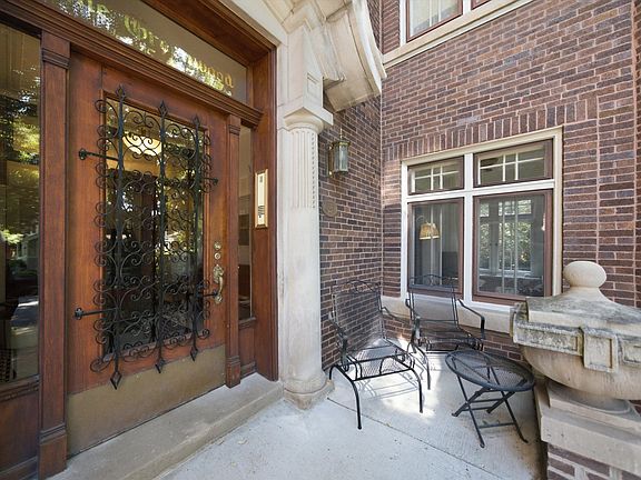 3rd image of 425 Greenwood St APT 1E