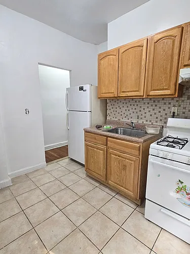 2403 Hoffman St #7 Photo 1