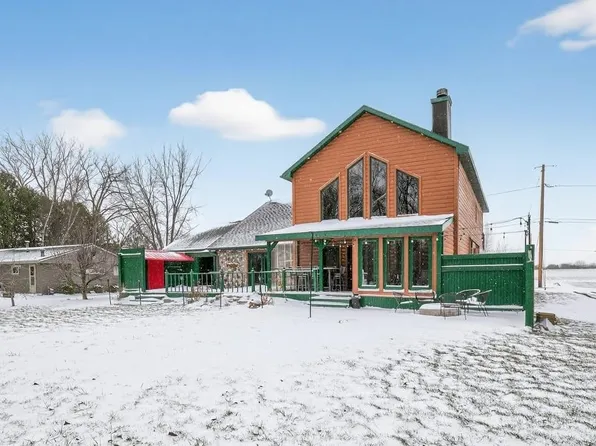 6764 Lee Harbor Ln, Oshkosh, WI 54902