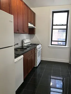 Rented by Michael Apfelbaum, LREB | media 5