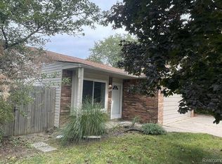 3570 Cass Elizabeth Rd, Waterford, MI 48328