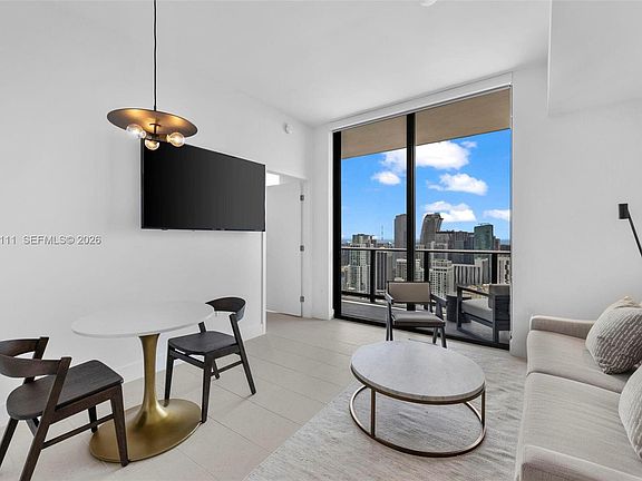 5th image of 159 NE 6th St #5008