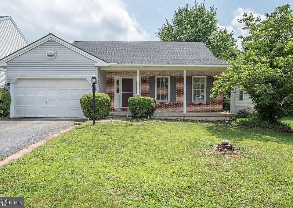 1st image of 14 Buckwalter Cir