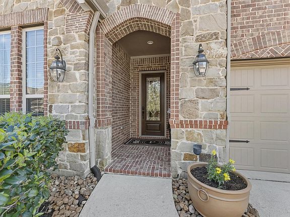 3rd image of 95 Lindenberry Cir