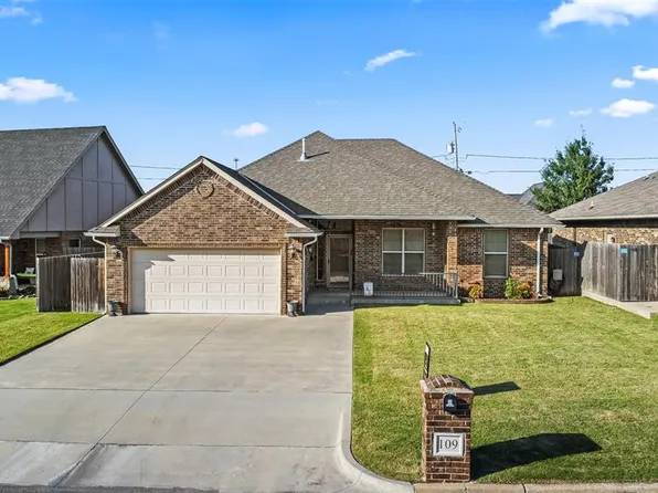 109 SW 9th St, Moore, OK 73160
