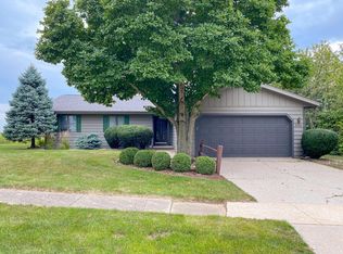 2014 Park Ridge Dr, Urbana, IL 61802