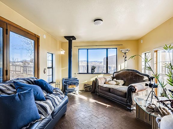 2nd image of 1205 Calle La Mirada