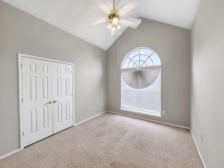 7601 King Arthur Rd — Photo 11